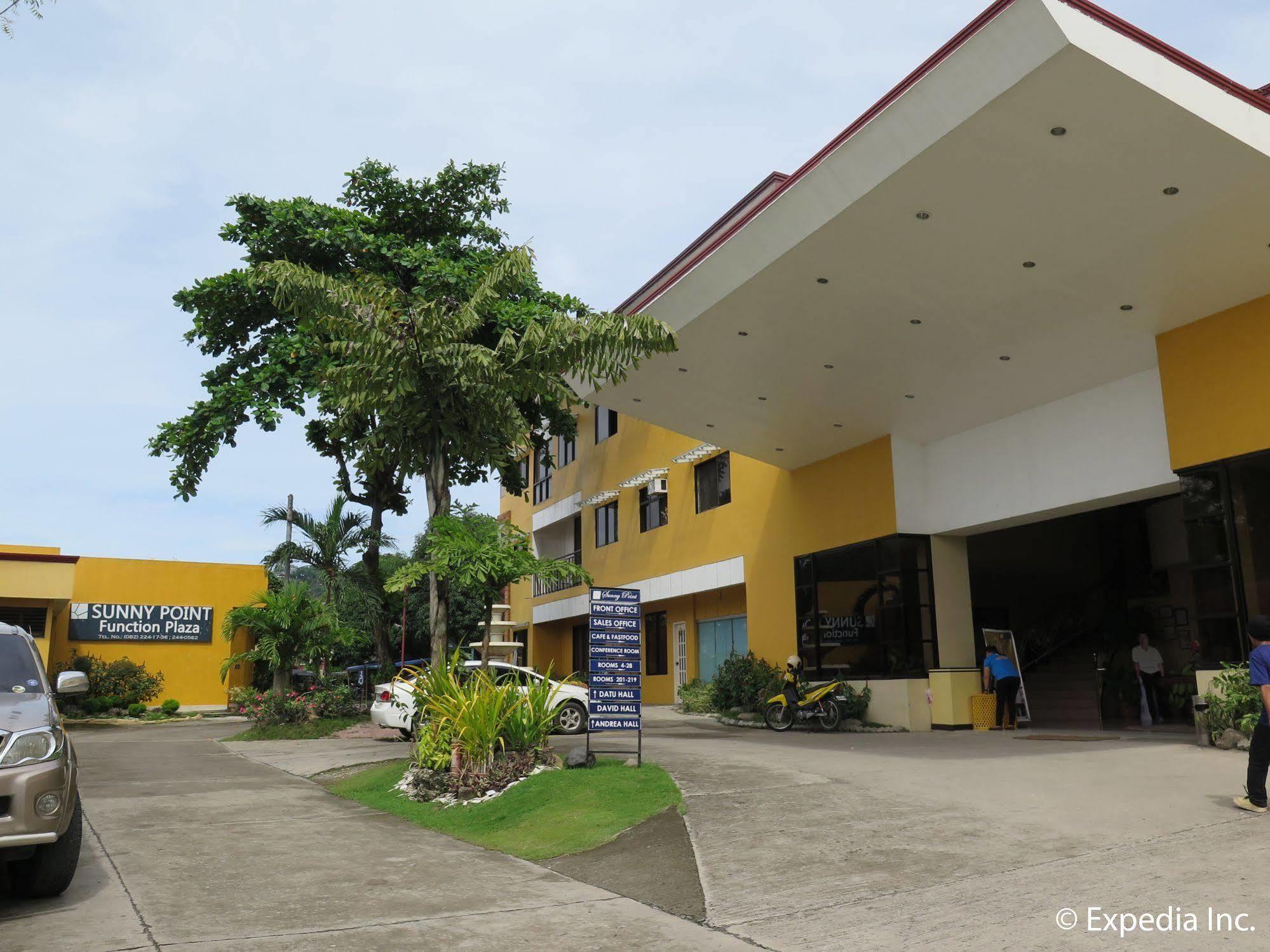 Oyo 197 Sunny Point Hotel ダバオ　シティ エクステリア 写真