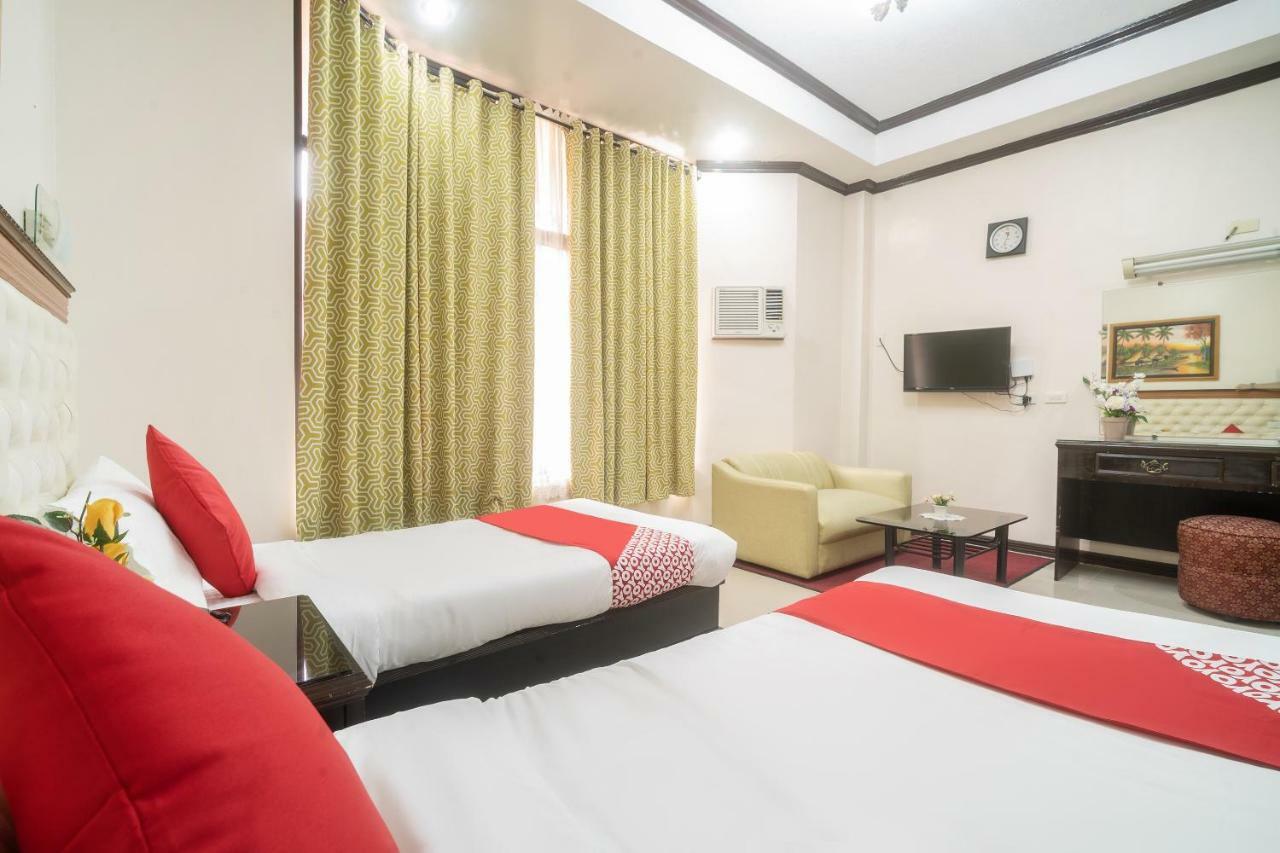 Oyo 197 Sunny Point Hotel ダバオ　シティ エクステリア 写真