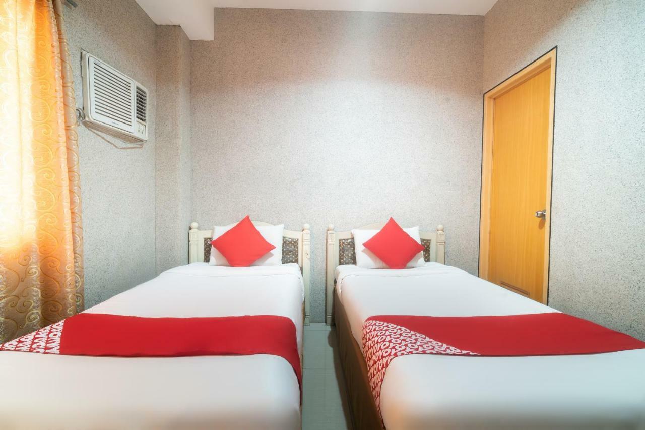 Oyo 197 Sunny Point Hotel ダバオ　シティ エクステリア 写真