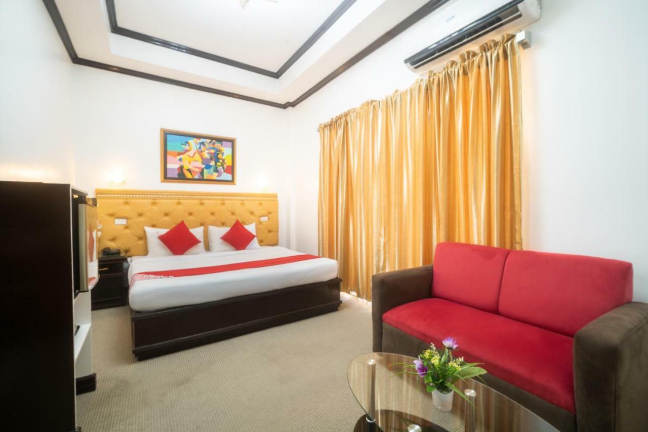 Oyo 197 Sunny Point Hotel ダバオ　シティ エクステリア 写真