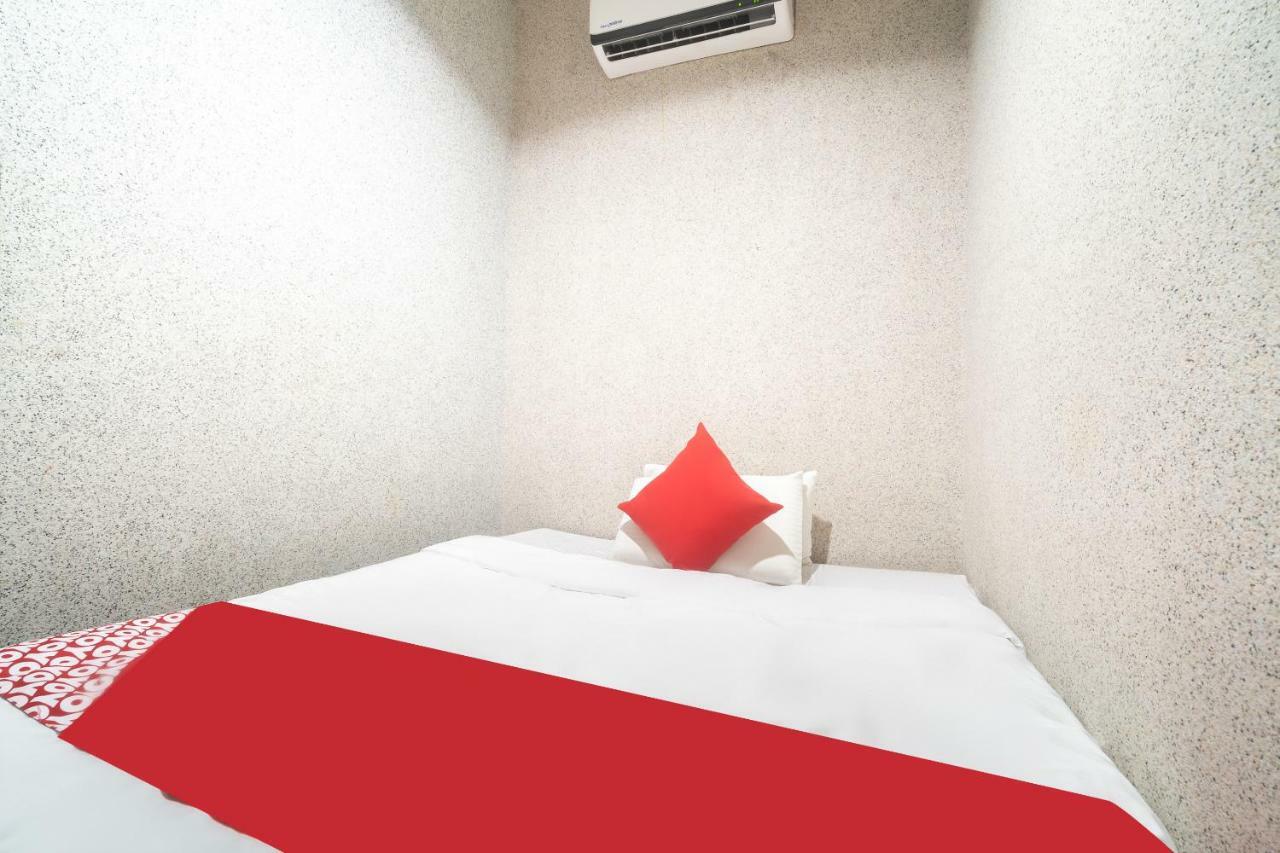 Oyo 197 Sunny Point Hotel ダバオ　シティ エクステリア 写真