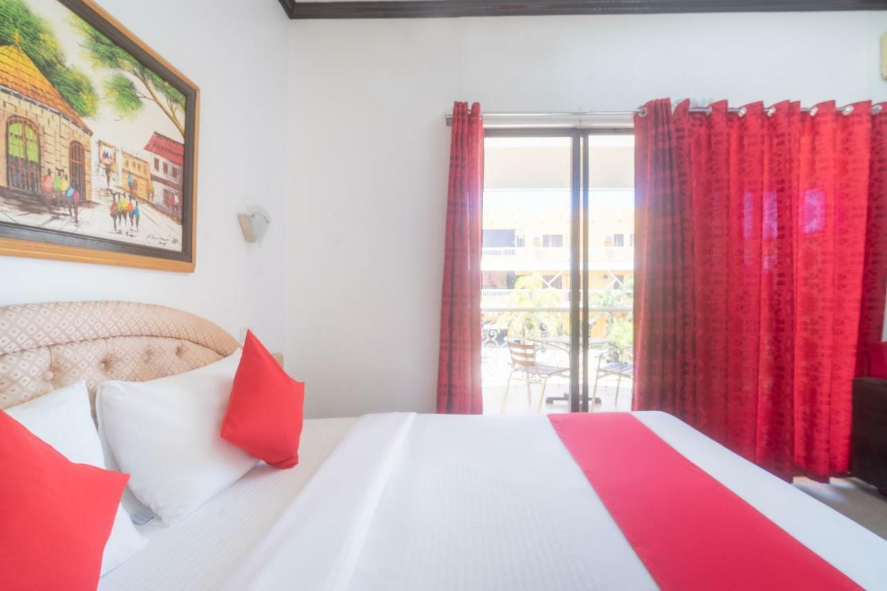 Oyo 197 Sunny Point Hotel ダバオ　シティ エクステリア 写真